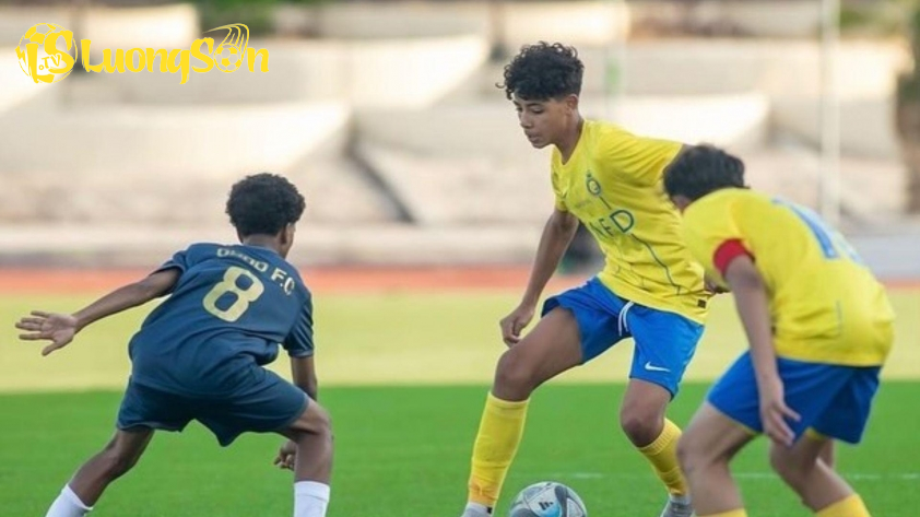 Cristiano Jr ngày càng trưởng thành trong màu áo đội trẻ Al Nassr. Ảnh: Instagram Cristiano Jr ngày càng trưởng thành trong màu áo đội trẻ Al Nassr. Ảnh: Instagram