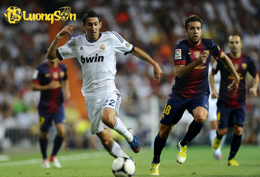 Jordi Alba thừa nhận Di Maria là đối thủ khó chịu nhất từng đối đầu.